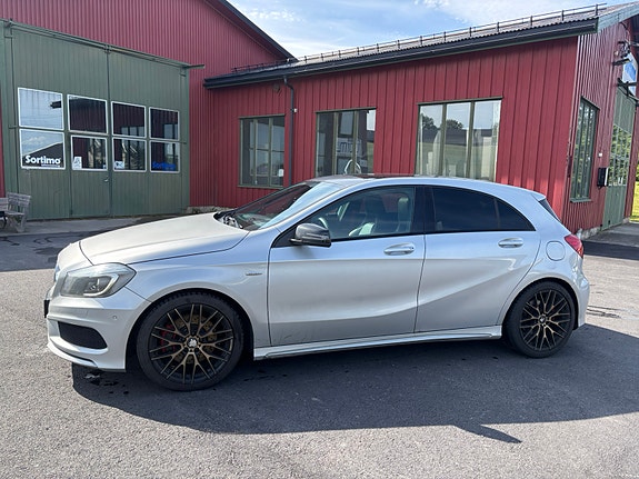 Mercedes-Benz A250 4 of 30