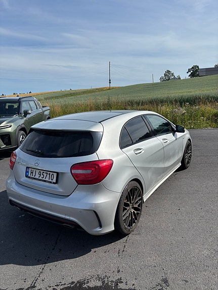 Mercedes-Benz A250 6 of 30