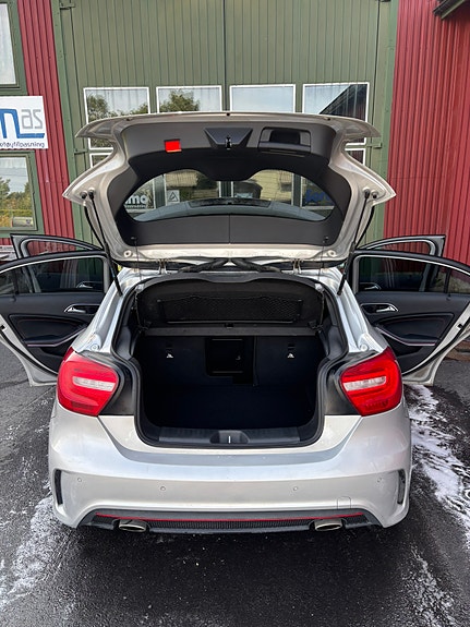 Mercedes-Benz A250 25 of 30