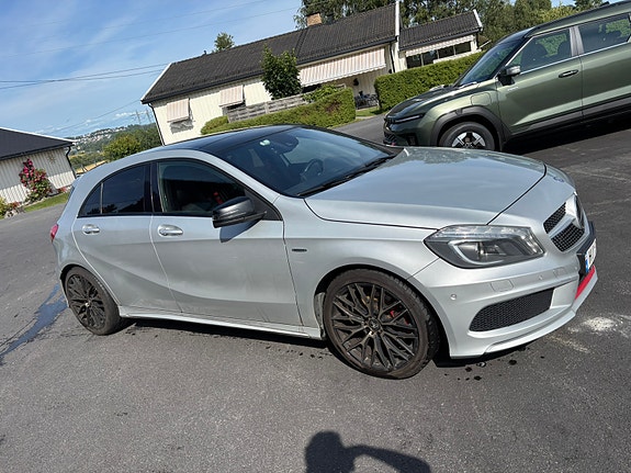 Mercedes-Benz A250 5 of 30