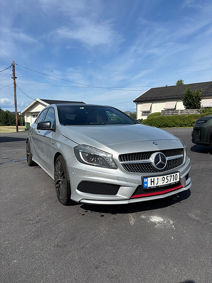 Mercedes-Benz A250 2 of 30
