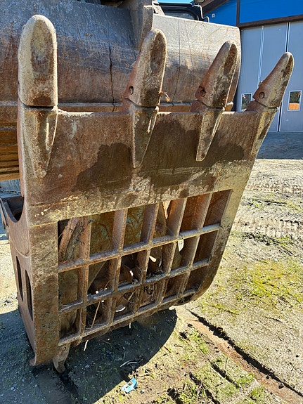 Hyundai 140 LCD-7 2 of 30