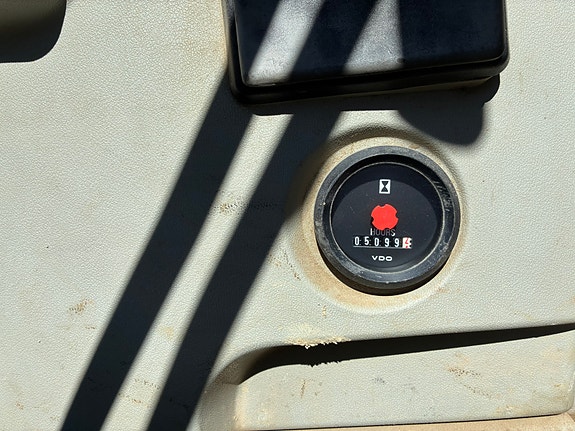 Hyundai 140 LCD-7 10 of 30