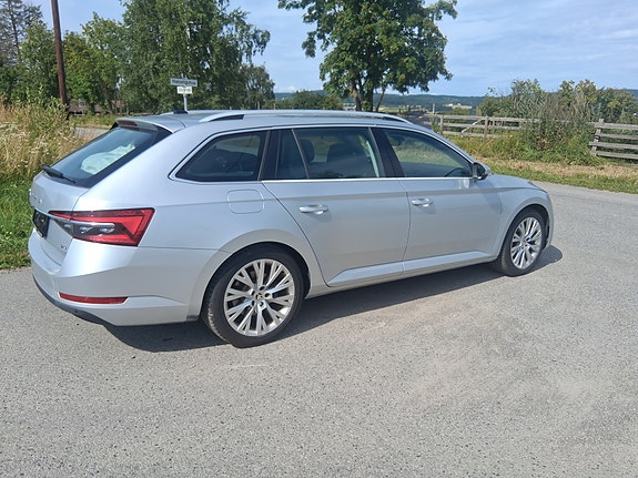 Skoda Superb 4 of 5