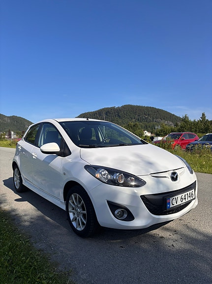 Mazda 2 2 of 5