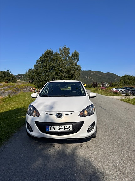Mazda 2 5 of 5