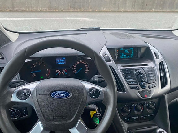 Ford Transit Connect 17 of 19