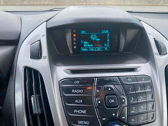 Ford Transit Connect 16 of 19