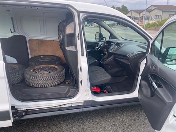 Ford Transit Connect 15 of 19