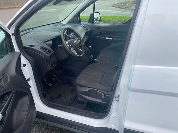 Ford Transit Connect 11 of 19