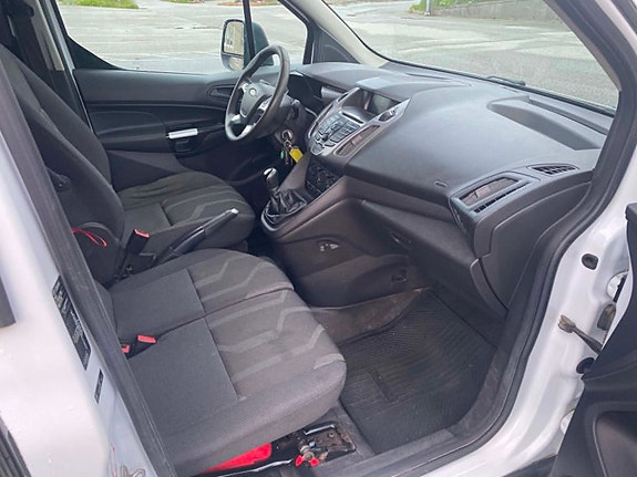 Ford Transit Connect 13 of 19
