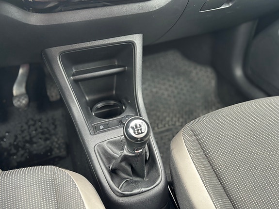 Volkswagen UP! 12 of 21
