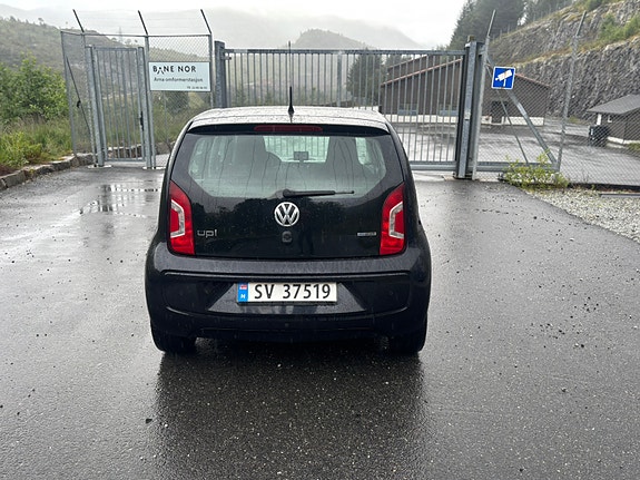 Volkswagen UP! 4 of 5