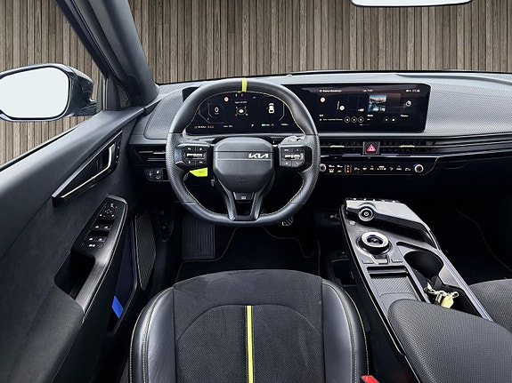 Kia EV6 11 of 14