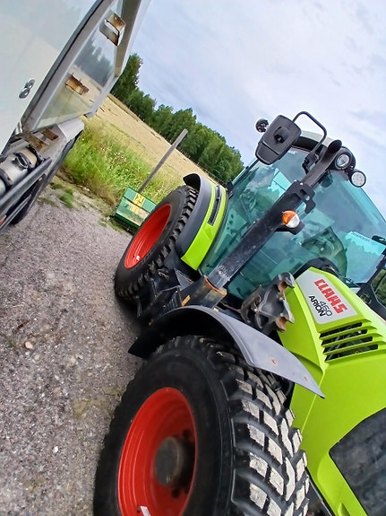 CLAAS 460 2 of 5