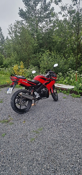 Honda CBR 125 R 5 of 5
