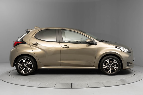Toyota Yaris 5 of 24