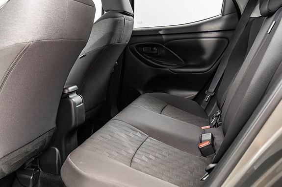 Toyota Yaris 24 of 24