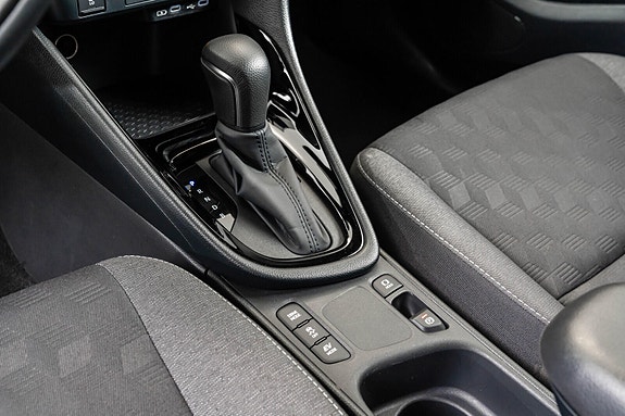 Toyota Yaris 14 of 24