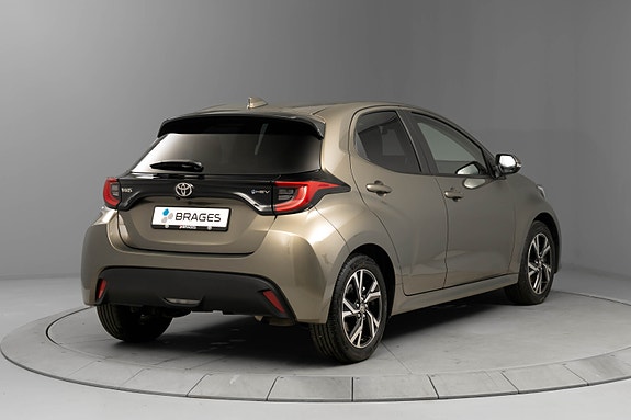 Toyota Yaris 4 of 24