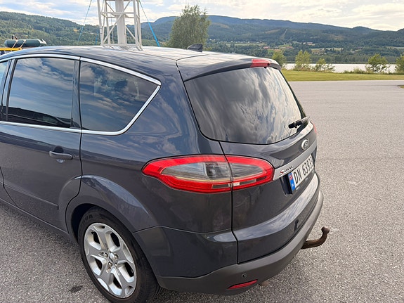 Ford S-MAX 11 of 24