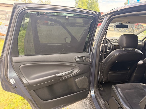 Ford S-MAX 21 of 24