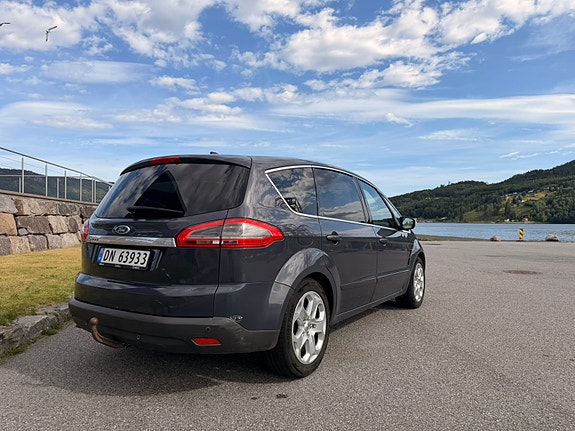 Ford S-MAX 12 of 24