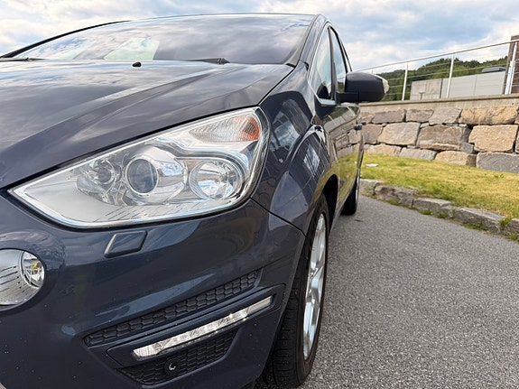 Ford S-MAX 10 of 24