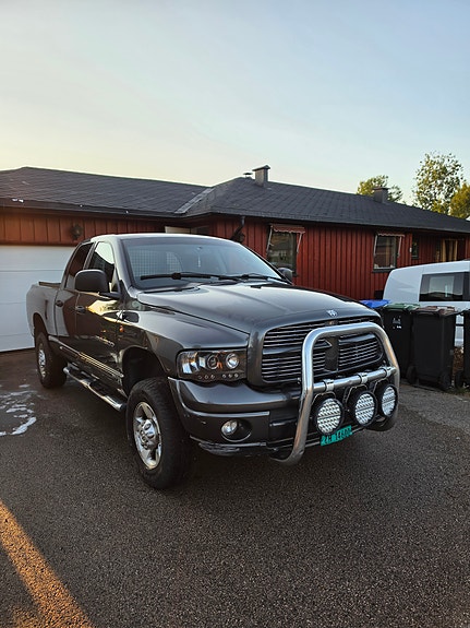 Dodge RAM 2 of 5