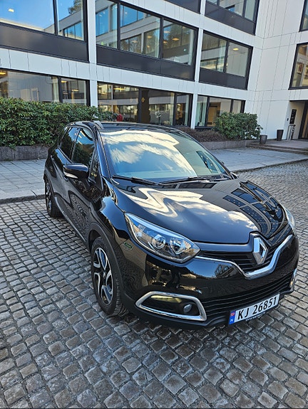 Renault Captur 3 of 24