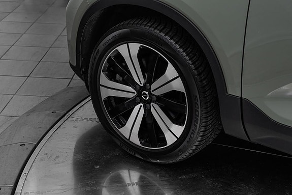 Volvo XC40 9 of 30