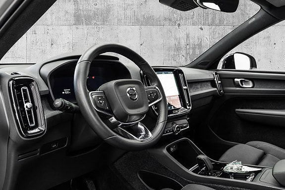Volvo XC40 11 of 30