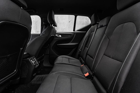 Volvo XC40 13 of 30