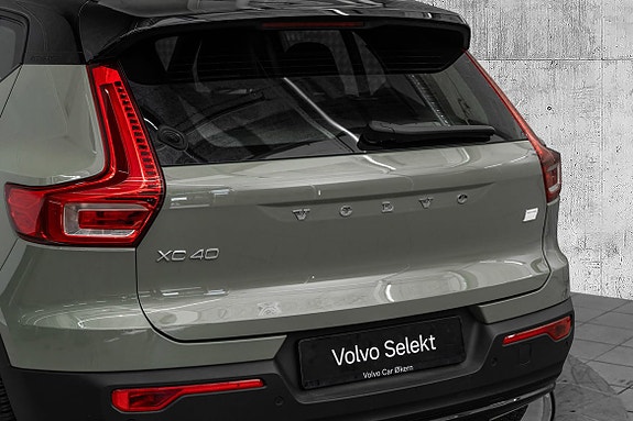 Volvo XC40 6 of 30