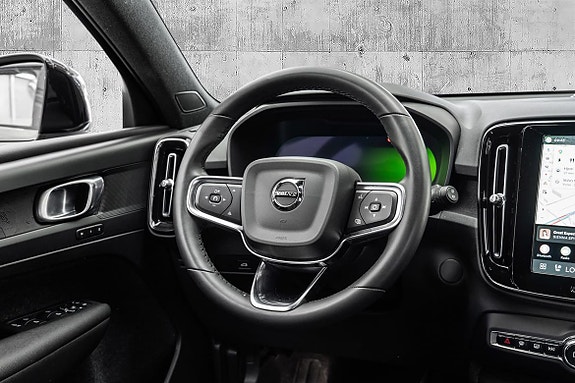 Volvo XC40 15 of 30