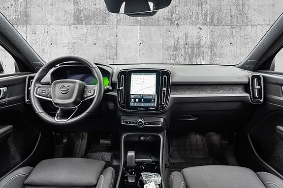 Volvo XC40 14 of 30