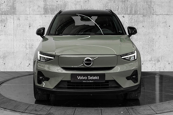 Volvo XC40 3 of 30