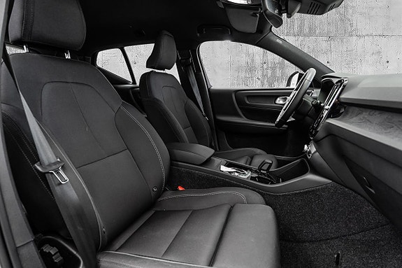 Volvo XC40 25 of 30