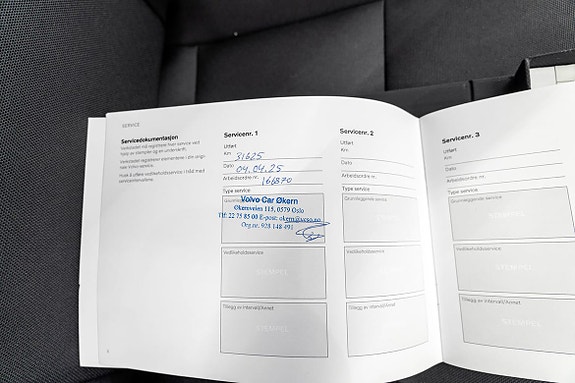 Volvo XC40 27 of 30