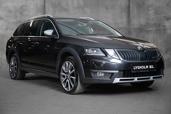 Skoda Octavia Scout 3 of 5