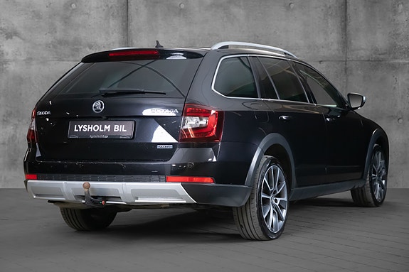 Skoda Octavia Scout 4 of 5