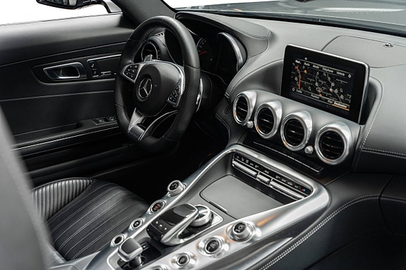 Mercedes-Benz AMG GT Roadster 16 of 30