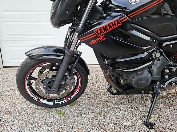 Yamaha XJ6 8 of 15