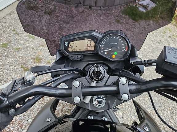 Yamaha XJ6 14 of 15