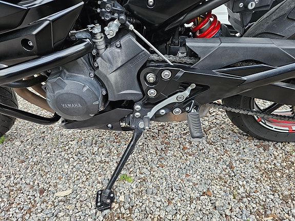 Yamaha XJ6 6 of 15