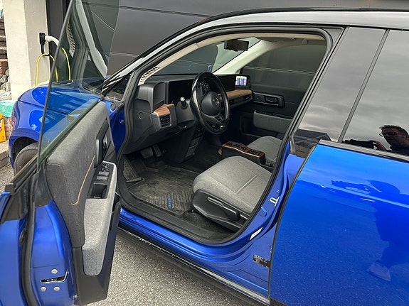 Honda e 9 of 16