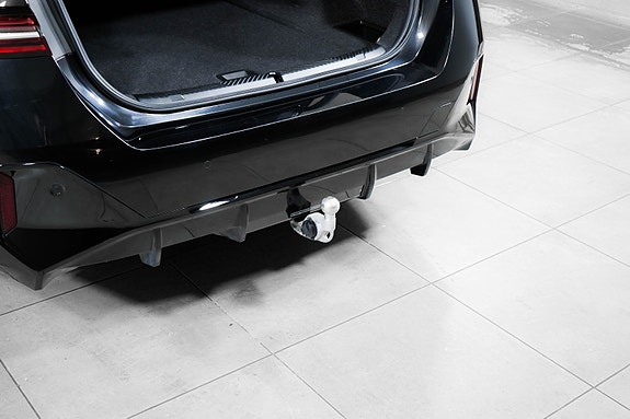 BMW i5 7 of 30