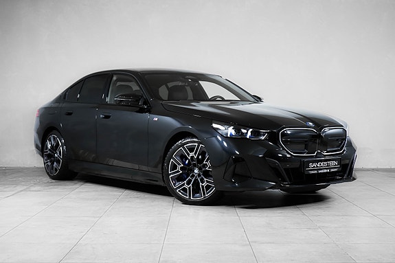 BMW i5 3 of 30