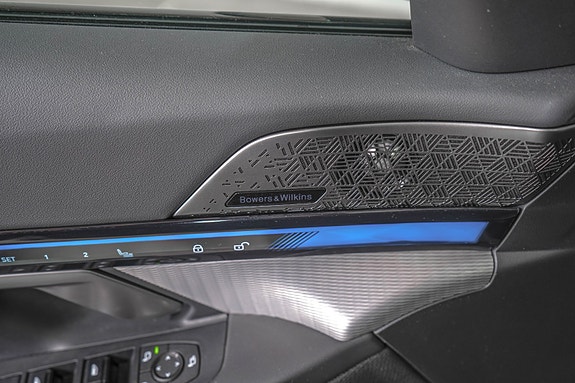 BMW i5 12 of 30