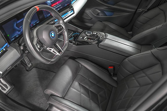 BMW i5 16 of 30